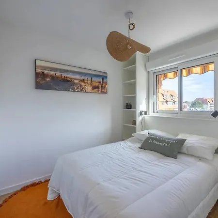 Le 406, T2 Avec Balcon & Parking A 70m De La *