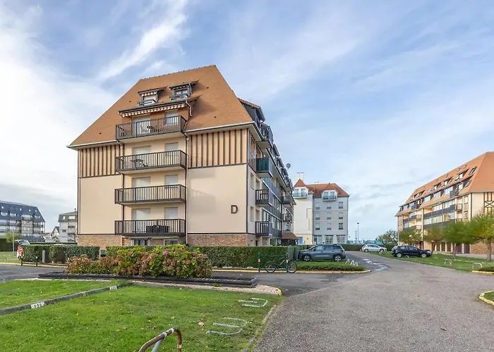 Le 406, T2 Avec Balcon & Parking A 70m De La